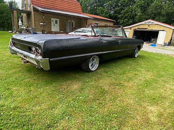 Chevrolet Impala 5 of 6