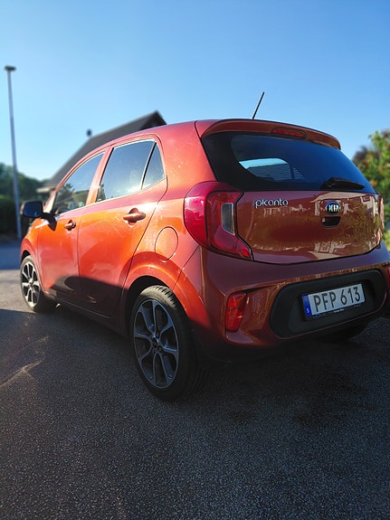 Kia Picanto 7 of 10
