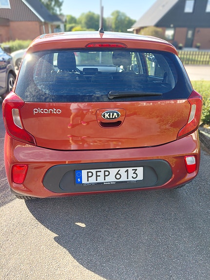 Kia Picanto 4 of 10