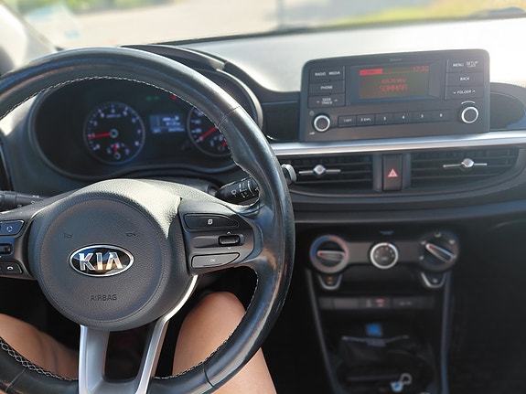 Kia Picanto 3 of 10