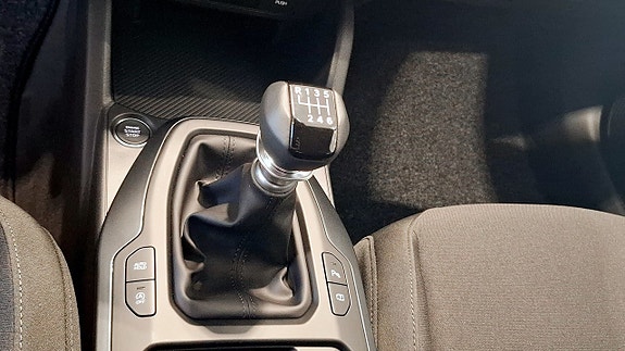 Kia K4 10 of 12