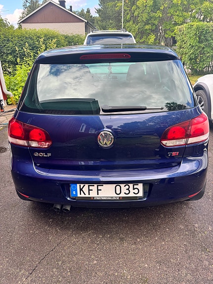 Volkswagen Golf VI 2 of 8