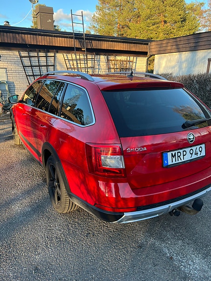 Skoda Octavia Scout 5 of 9