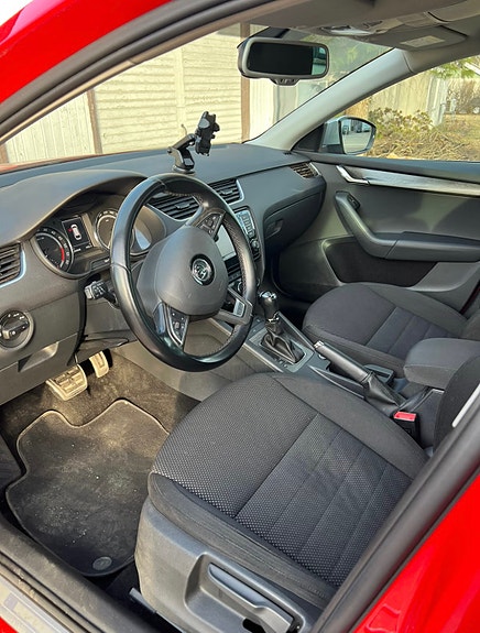 Skoda Octavia Scout 6 of 9