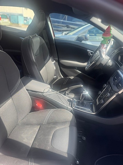 Volvo V40 3 of 10