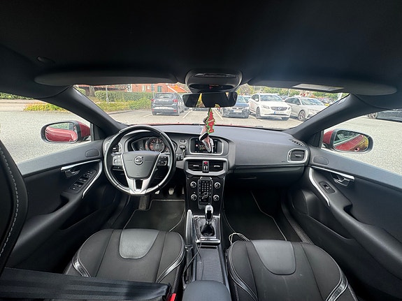 Volvo V40 4 of 10