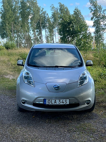 Nissan Leaf 2 of 11