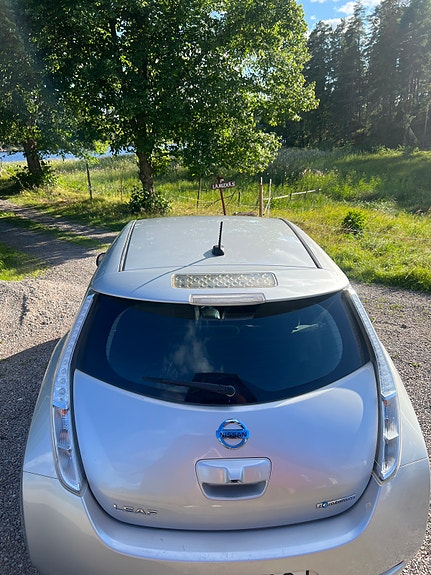 Nissan Leaf 7 of 11