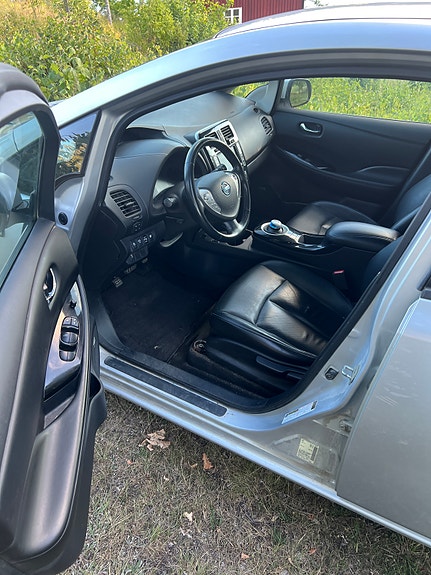 Nissan Leaf 9 of 11