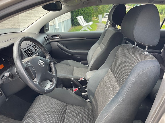 Toyota Avensis 5 of 6