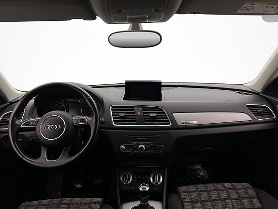 Audi Q3 18 of 29