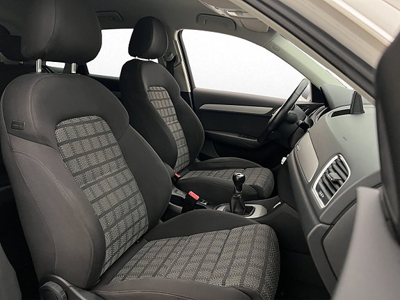 Audi Q3 14 of 29