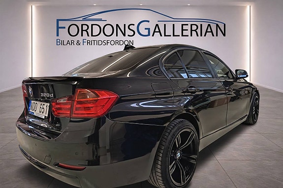 BMW 320d 5 of 14