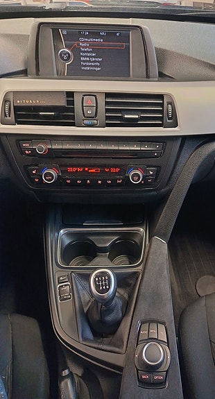 BMW 320d 11 of 14