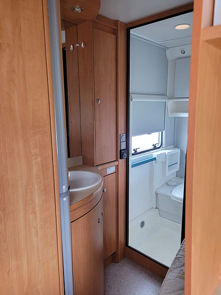 Knaus Eif-H 495 Tf 3 of 4