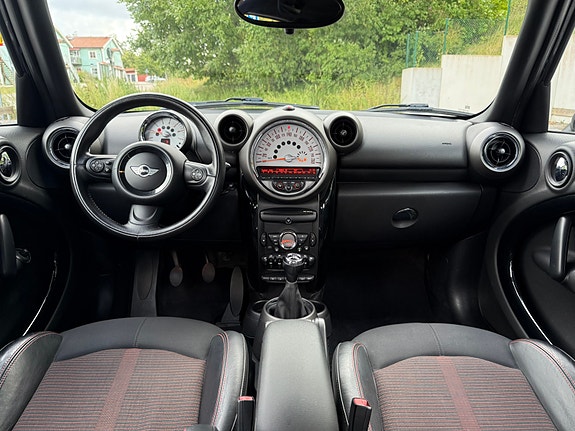 MINI Countryman Cooper D 9 of 17