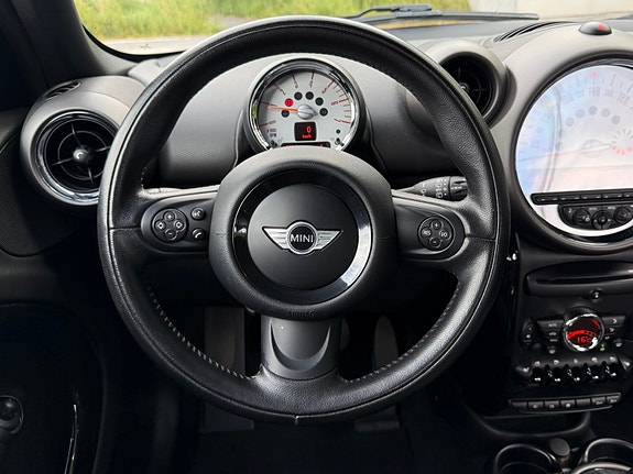 MINI Countryman Cooper D 11 of 17