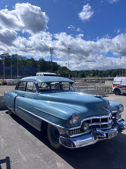 Cadillac Series 62 2 of 4