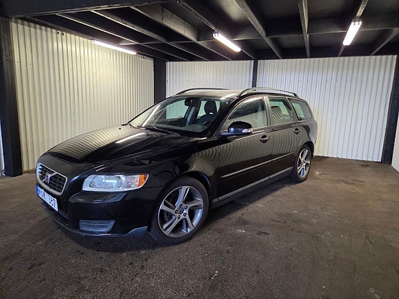 Volvo V50 2 of 8