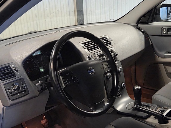 Volvo V50 6 of 8