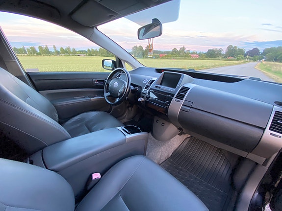 Toyota Prius 9 of 9