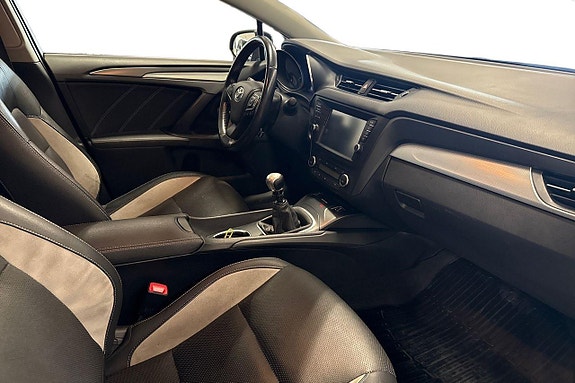 Toyota Avensis 9 of 22