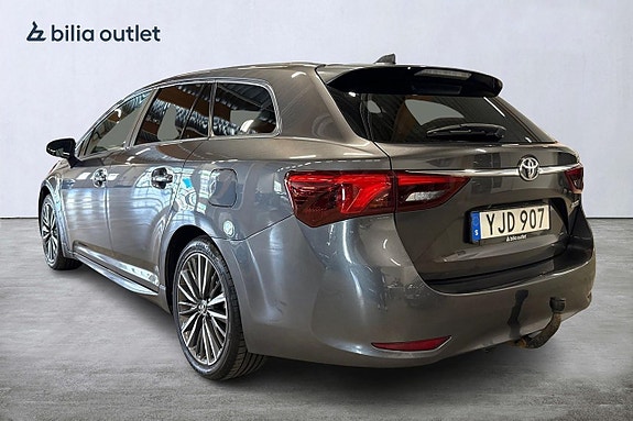 Toyota Avensis 2 of 22