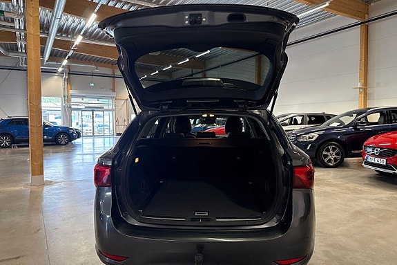 Toyota Avensis 15 of 22