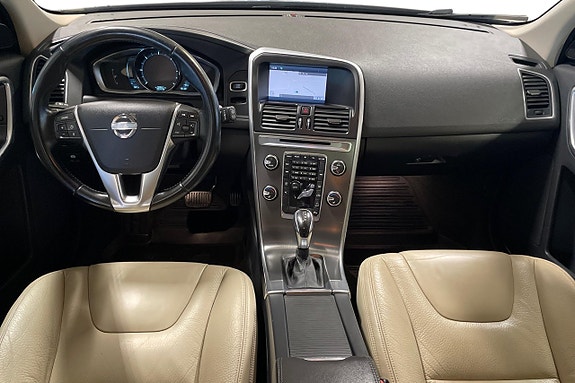 Volvo XC60 12 of 25