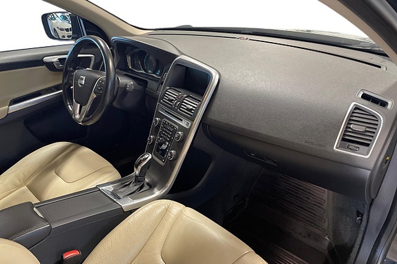 Volvo XC60 14 of 25