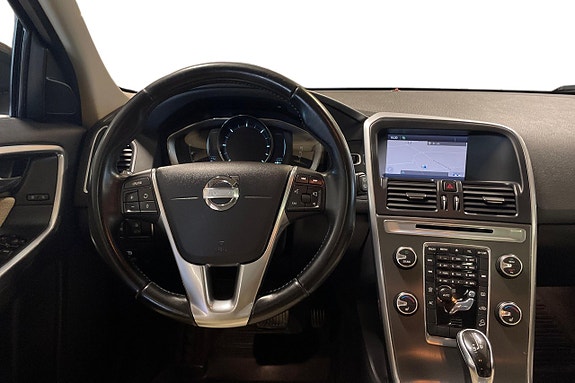 Volvo XC60 13 of 25