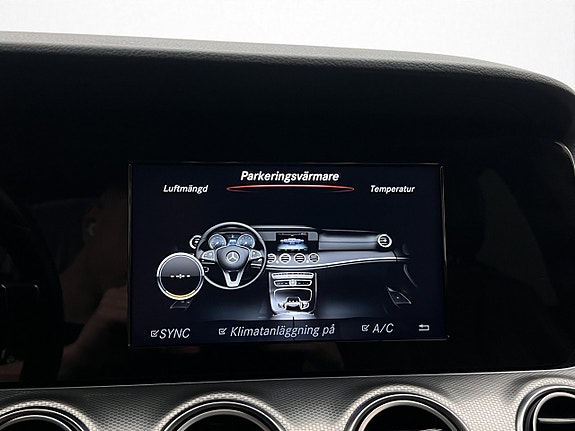 Mercedes-Benz E220 28 of 30