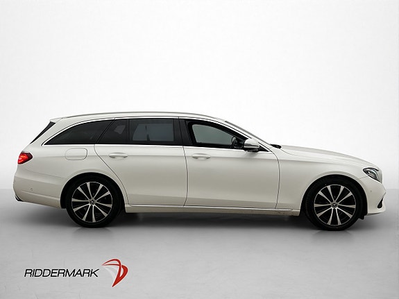 Mercedes-Benz E220 4 of 30