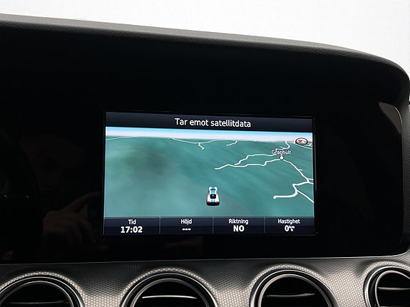 Mercedes-Benz E220 23 of 30