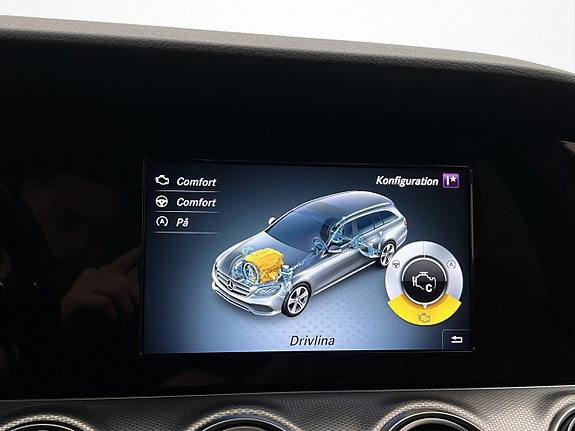 Mercedes-Benz E220 25 of 30