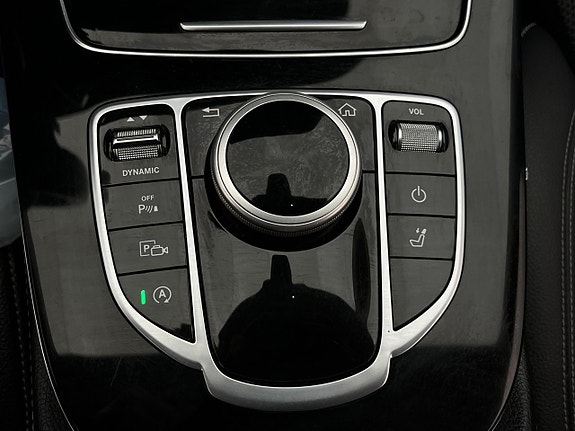 Mercedes-Benz E220 30 of 30