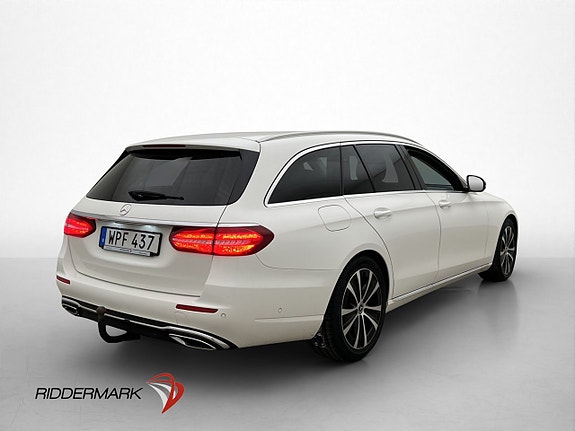 Mercedes-Benz E220 9 of 30