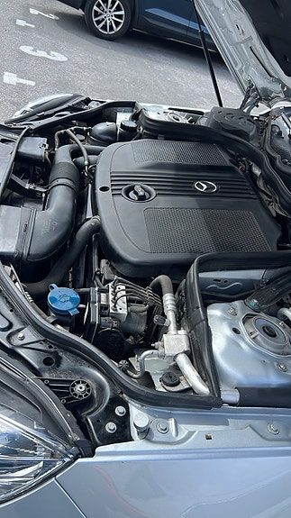 Mercedes-Benz E220 12 of 12