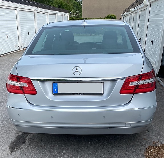 Mercedes-Benz E220 5 of 12
