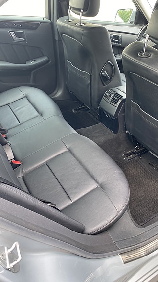 Mercedes-Benz E220 9 of 12