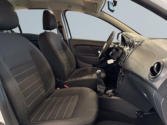 Dacia Sandero 9 of 20