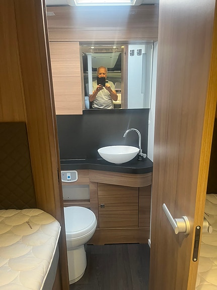 Adria Coral 670SLT 11 of 13