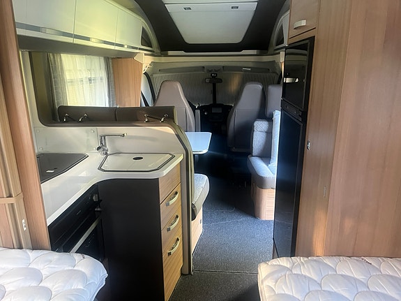 Adria Coral 670SLT 7 of 13