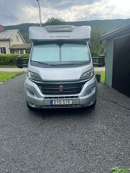 Adria Coral 670SLT 2 of 5