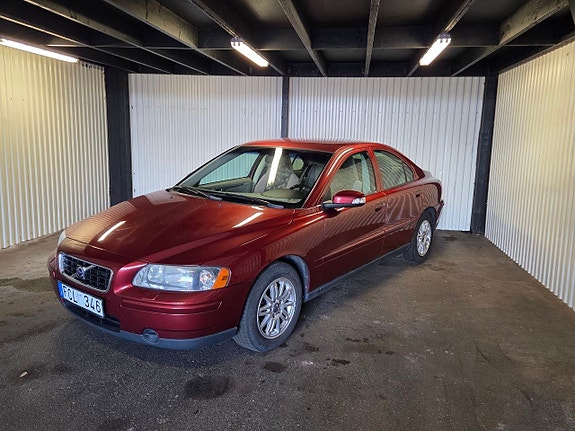 Volvo S60 2 of 11