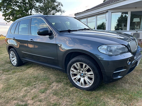 BMW X5 2 of 8