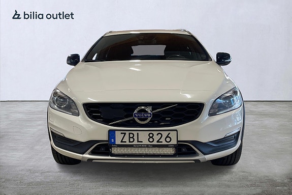 Volvo V60 Cross Country 3 of 25