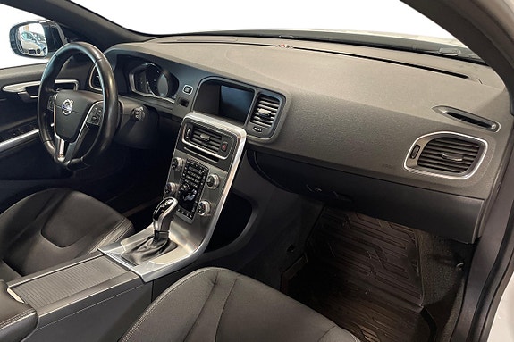 Volvo V60 Cross Country 14 of 25