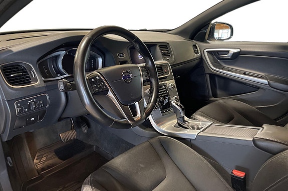 Volvo V60 Cross Country 11 of 25
