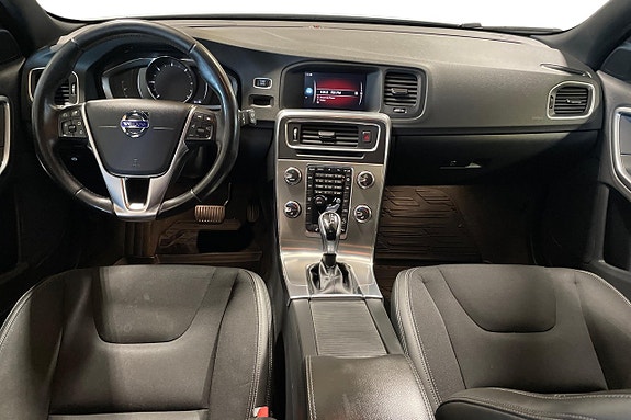 Volvo V60 Cross Country 12 of 25